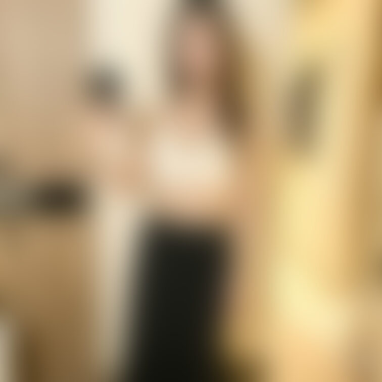 初投稿です♡

全然自信ないんですけど...頑張って撮りました💕

自分の体を取るのってめちゃくちゃ恥ずかしいで