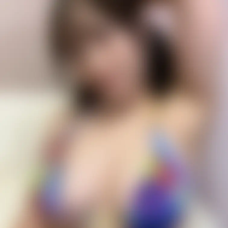 あむの秘蔵えちえち写真集💕
会員の人だけにプレゼントするえちえち写真だよ✨
じゃじゃーんっ！七色のビキニ✨みんなはど