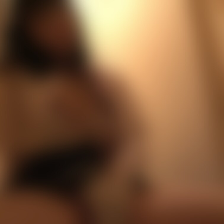 こんなにかわいい子がおっぱいを放り出してオナニーしちゃってます

↓本編はこちら↓
https://myfans.