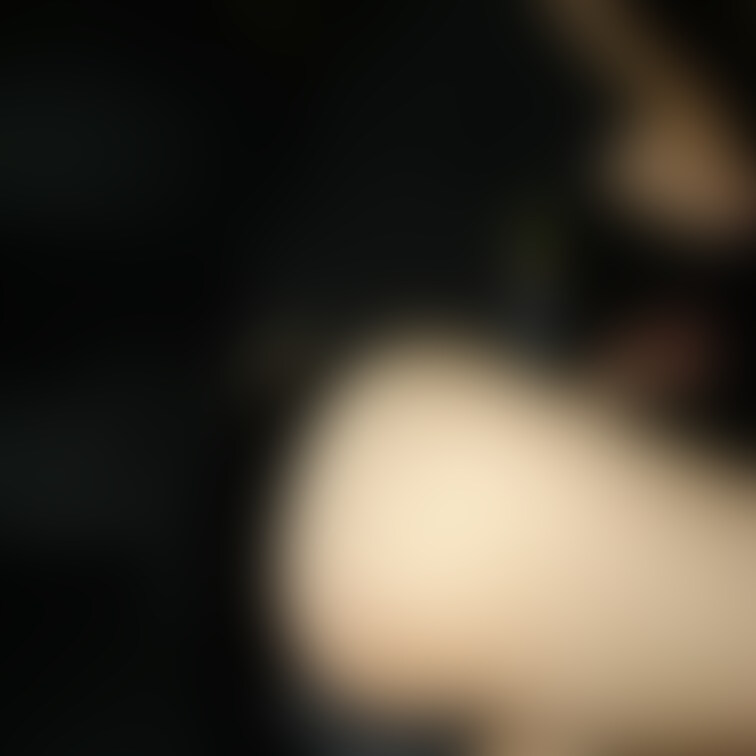 さやかちゃんのボツ画像です。プランスタートから一定期間は撮影したまま掲載しますが、フィルターなどで粗く加工する場合が多く