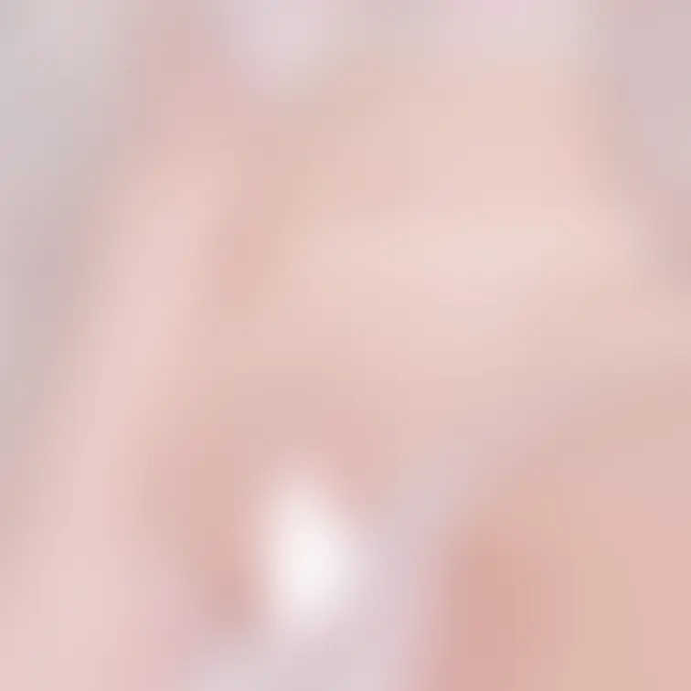 今夜は、ぎゅっと抱きしめられたくて仕方ない🥺💕
体が熱くてたまらないし、汗がじんわり滲んでる。。
誰かに優しくされた
