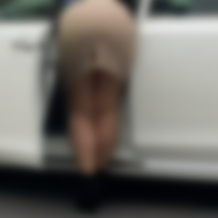 こーゆー日常ありませんか？　ついつい目がキョドリますよねw 
妻のお尻もよく映えます　見つけたらシコりたくなります笑笑