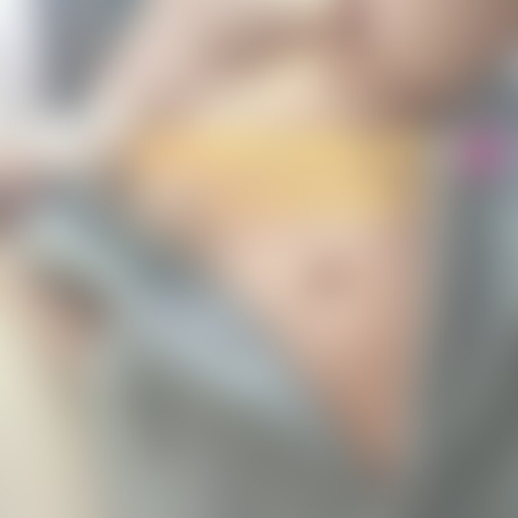 🥰Smileぷらん🥰
エッチな洋服ないかなぁയꕤとプラプラお買い物🛍.。oチャックついてる前開きワンピース発見👀!