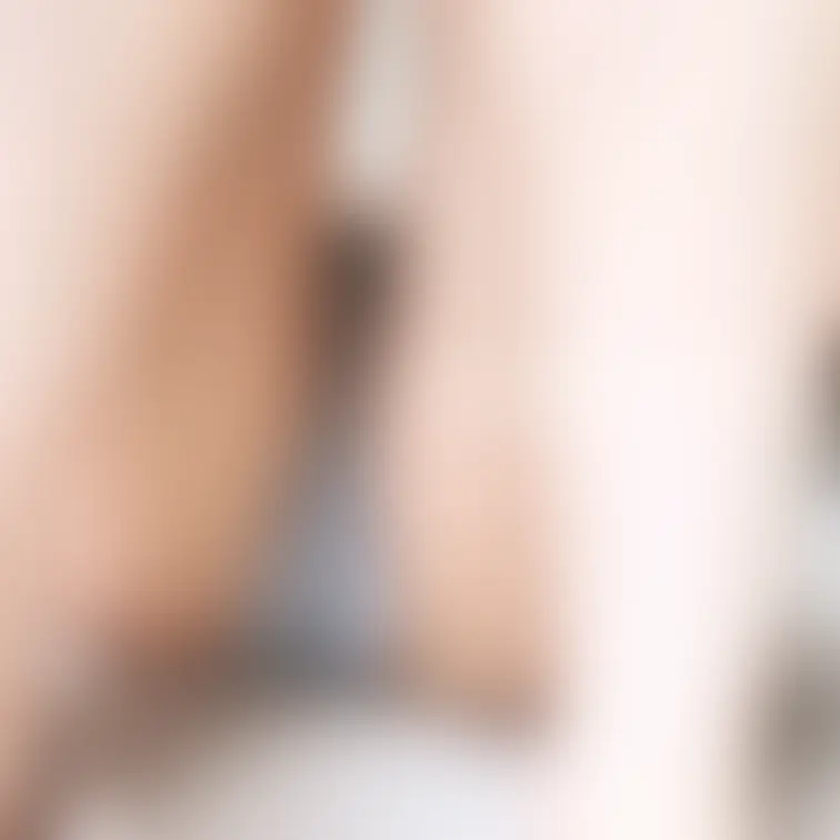 中は履いてませんよ🫣
筋が見えそうになってないかな