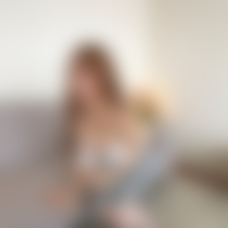 穴あきブラジャーで騎乗位を見せてくれる女優友達・・・❤️