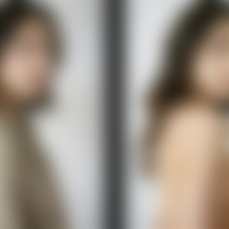 着衣と脱衣を並べた画像です。画像№1094