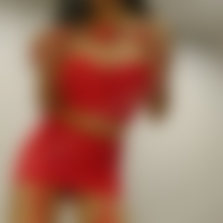 言葉なんて必要ないわ。女王様がここにいるだけで、お前はもう女王様に屈しているのよ。

