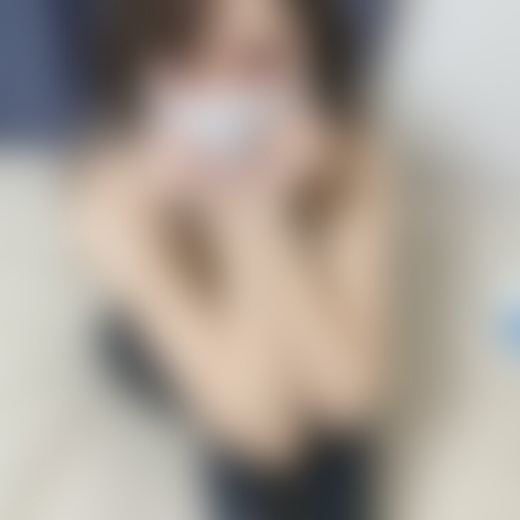 こんばんは♡
バレンタインもらってない人いますか？❤️
めぐで良ければバレンタイン写真あげょぅか？🥰
