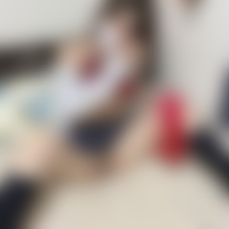 どｰしても今、めぐのおまんこが見たいという
ド変態な有料加入者様のために載せます😂笑
(ちょっとお顔キツいかも、怒っ