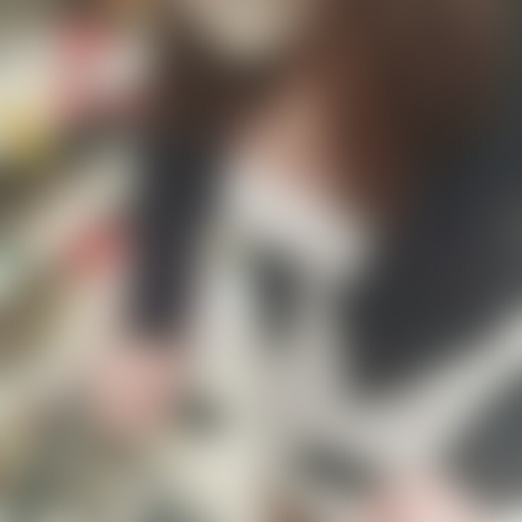 買物中の巨乳OL
見つけたらガン見しましょう
この一瞬を見逃すな！