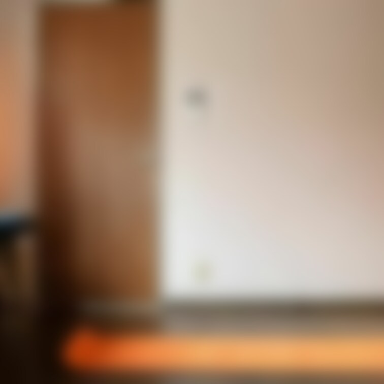 裸でトレーニング！
40分を超えるかなり長い動画となっています。
筋肉フェチの方にオススメの動画です。

冷房を