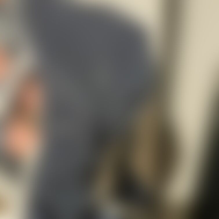帰宅後の妻の下着。

思ったほどシミは少ない。

もしかして脱いだのか？