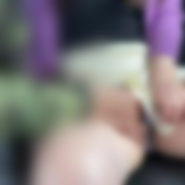 【汚パンツ生脱ぎ手渡し❤️😍】
近隣のフォロワーさんに汚パンツを生脱ぎ手渡ししてきました💕
その際にオプションでお触