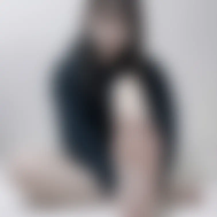 1枚目が口元隠しなしの全身と足の裏が見える写真!
2枚目が裸足で正座している後ろ姿!
多分消すと思うから見逃さないで