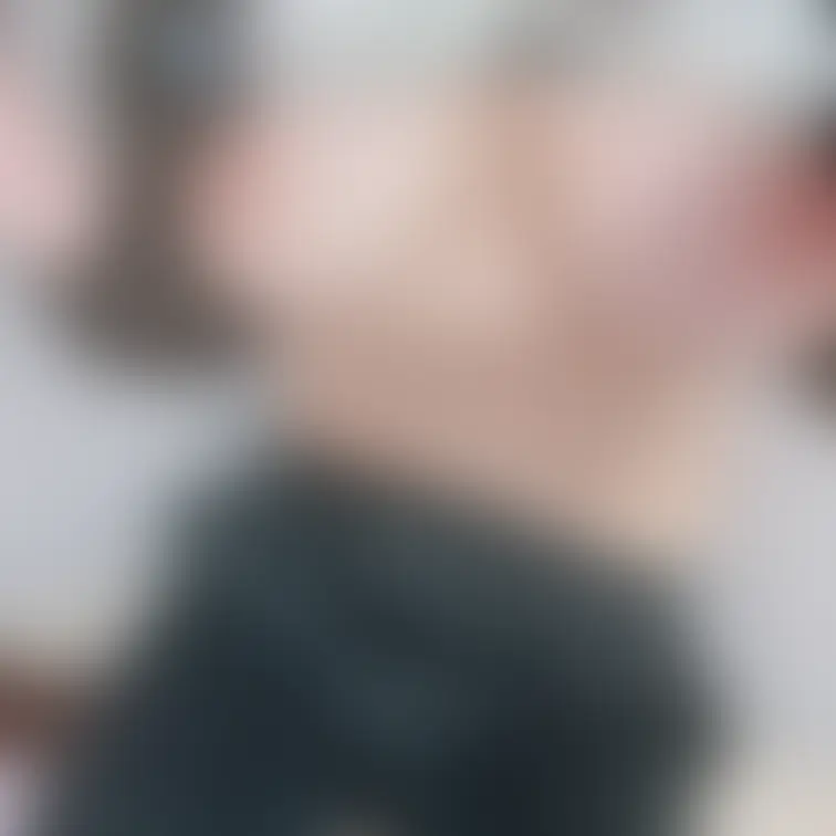 ブラで押しつぶされてる写真ですお腹ポコってしてるんですけど気にしないでくださ。