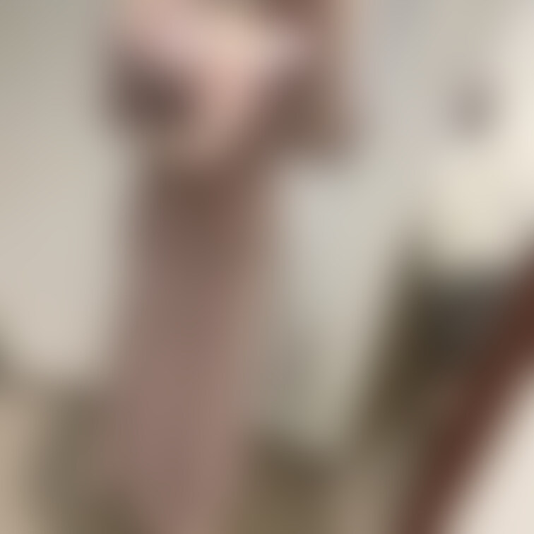 丸出しおっぱいと透け透けのお尻^^