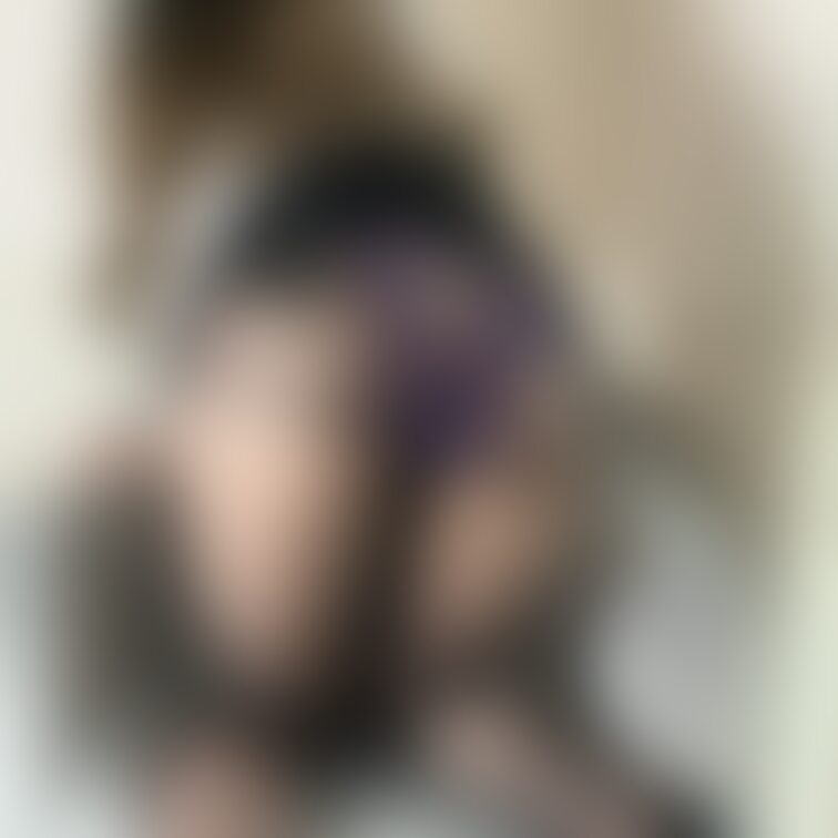 黒ストッキング×レーススカート×パンプス👠✨
チラリズムがえっち💜