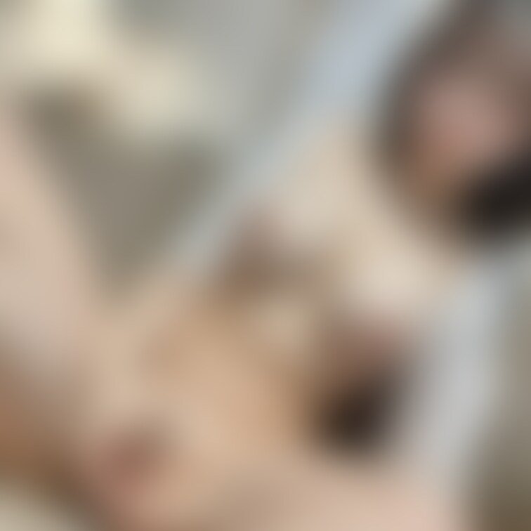 アイは凄く濡れやすい方かも😘
職場で我慢できなくなったらトイレでこっそりしちゃう事も...
誰かに見られるかもってド