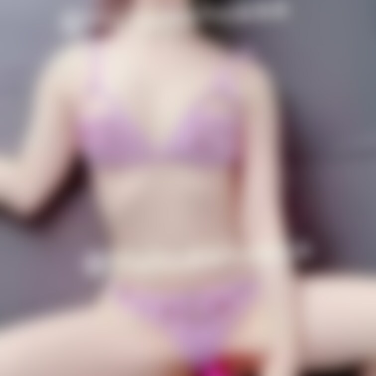 おまんこにバイブ挿れながら、お口まんこにディルド突っ込んでフェラしながら○○○されてる風に🤍すごい興奮する💛