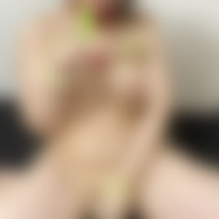 【くまさんコスプレ3🧸】
ちょっと過激過ぎるかも？笑
おっぱい見せつけながらおち○ぽ飴舐めて見ました💗
本物のおち