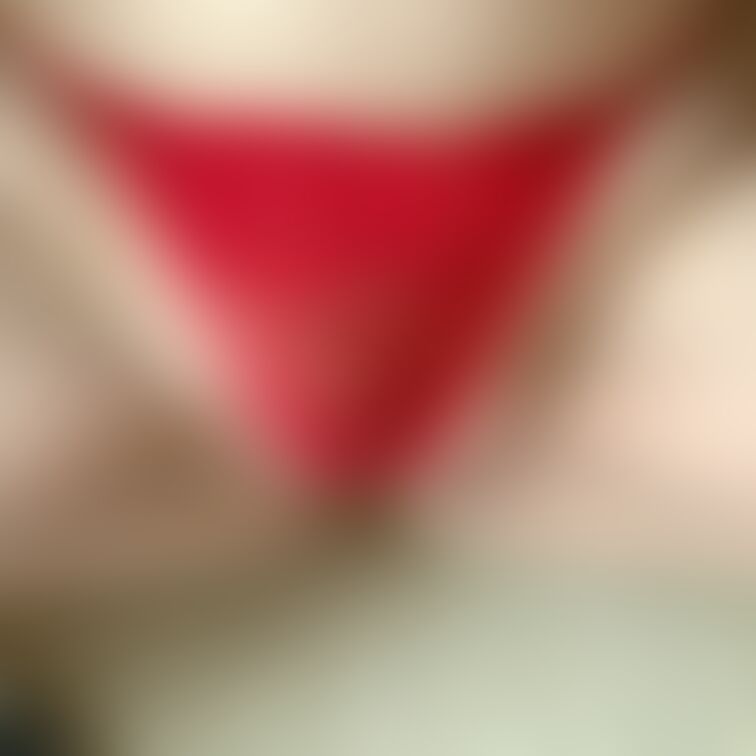 おはようのTバックご開帳…💕
( *´艸`)
前日こっそりオ〇ニーしたままのおぱんつ💖
