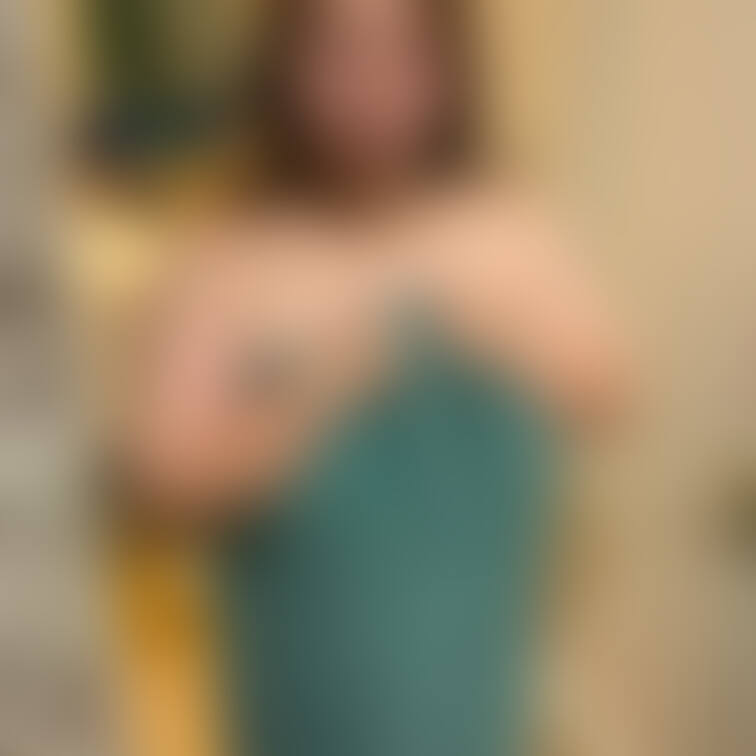 20代前半の話です。

アルバイトが休みの日は彼氏のアパートで朝からずっとセ●クスしてました。

たまに彼氏の友