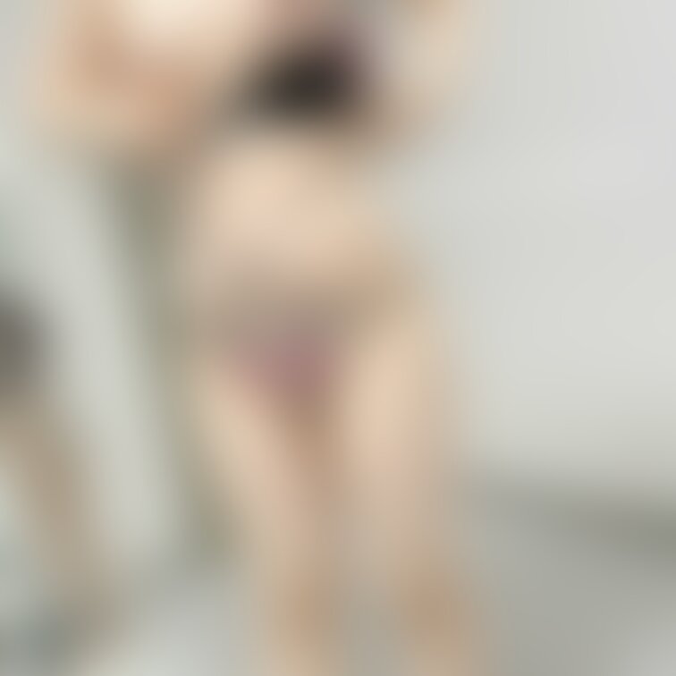 お着替え中💓
おっぱい見られちゃって恥ずかしい🙈💕