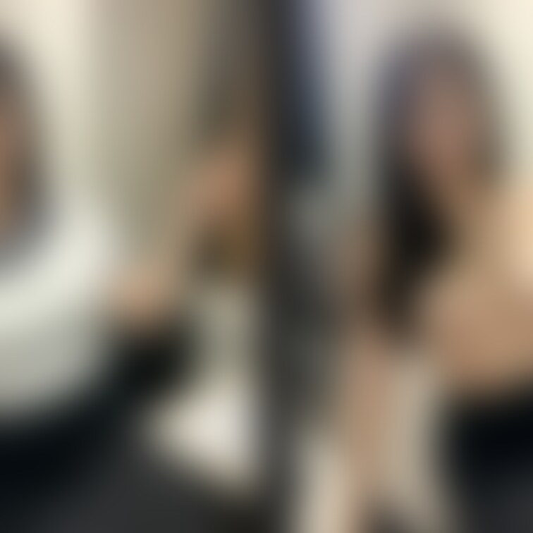 着衣と脱衣を並べた画像です。画像№323