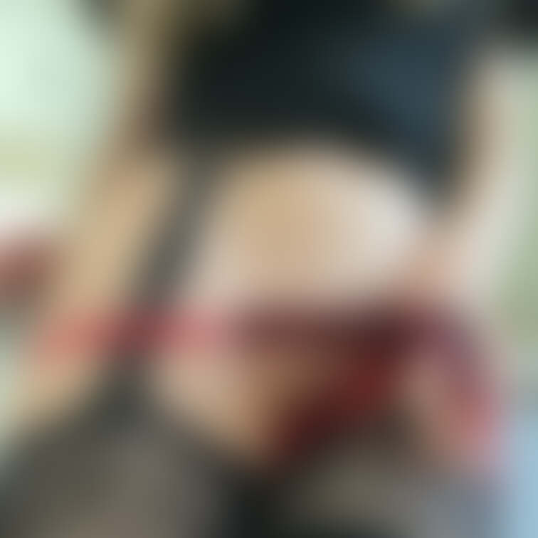 Tバック脱いで欲しいの？💗わかった....🥺
下からあそこの接写自撮り✨💗
