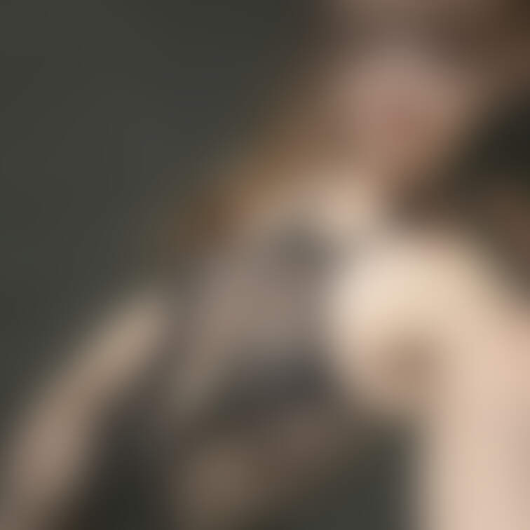 この子ほんとにエロすぎる…
美女にコスプレさせました❤︎