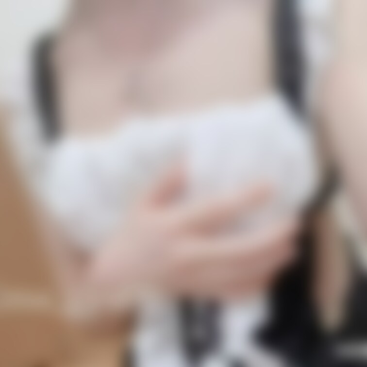 メイドさんのおもちゃぽなに動画
○○○です
手持ちと四つん這い２つのアングルで撮ったから新鮮☺️