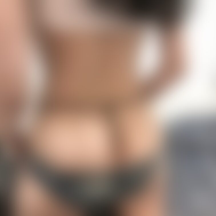 バックから挿入れてくれる？💕🥰