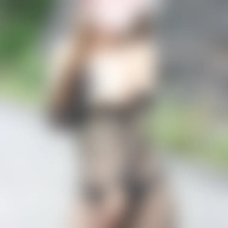 野外撮影って開放的になれるのとハラハラドキドキが大好き💕
この時は知らない年配の方から何の撮影って⁉️少しお話したけど