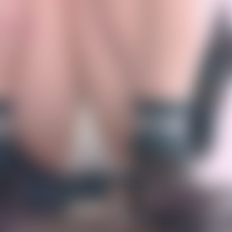 しゃがみパンチラが好きって人も多いですね😂