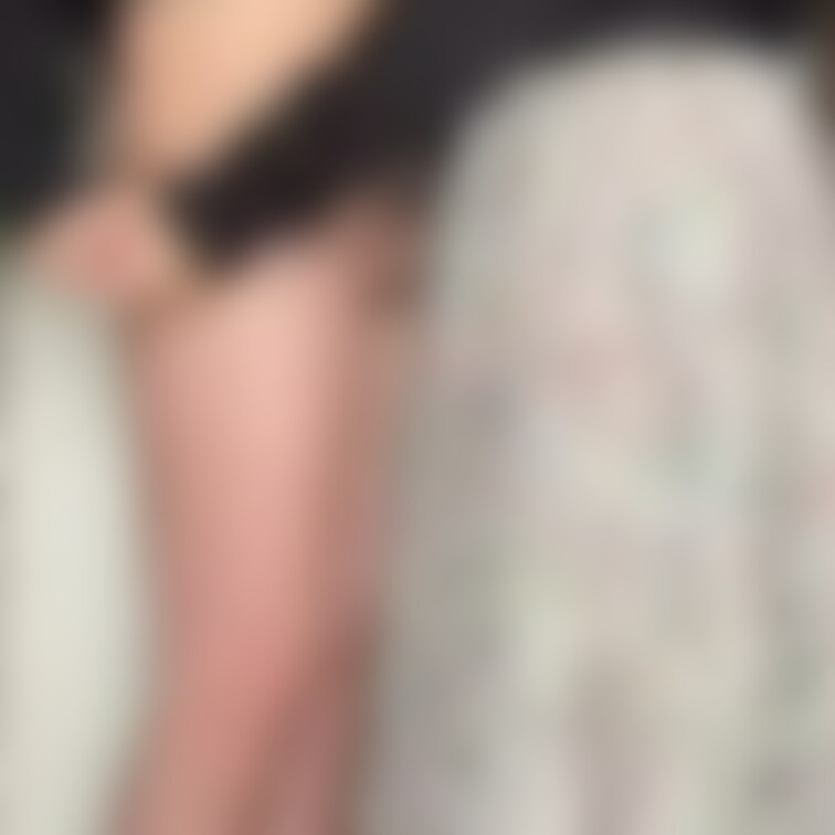054. 26歳　アパレル

超巨根のアパレル君
玉舐めが大好きみたい。

アナル触りながら玉舐めてあげたら