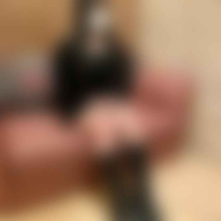 みく/22歳/大学生/Barバイト🍷 ①
足のサイズ:23cm