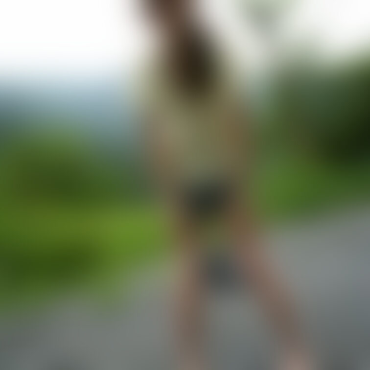 Flickrに画像追加しました。屋外でパンティ脱いでるゆうちゃん。

追加の画像はこちら。↓↓↓
夏のぱんちら。野