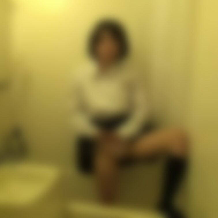 中２のオシッコが出る出る出る中年男性宅

同じ被写体の本編動画
https://myfans.jp/posts/1