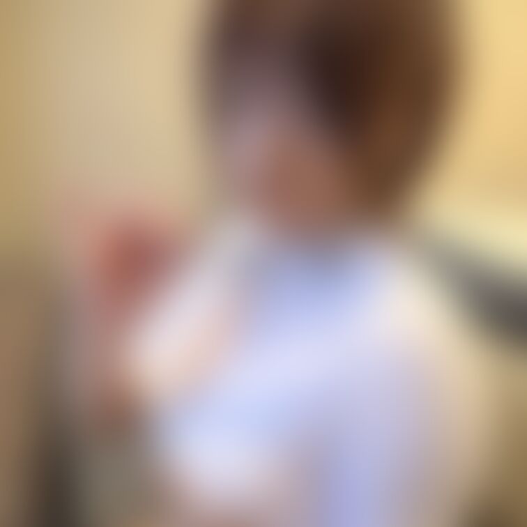 もぉぉ、、、
この服、、すぐにぃ、、
おっぱい、、出ちゃうん、、だからぁ。。。