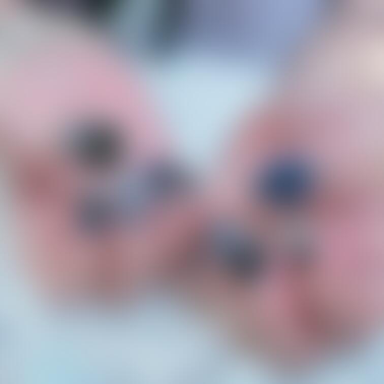 ‎10月ネイル𝐃𝐚𝐲💅
‎月末イベントの為 猫ちゃんネイルをお願いしたところ、黒猫ネイビー色に仕上げて下さいました🐈‍