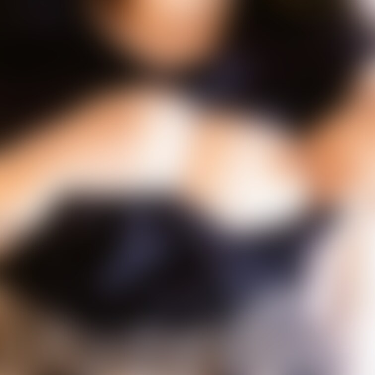 授乳ワンピ🍼
自然なデザインのワンピースなんですが、スリットが付いていて(授乳の為に)サッと乳首を露出できます❤
大