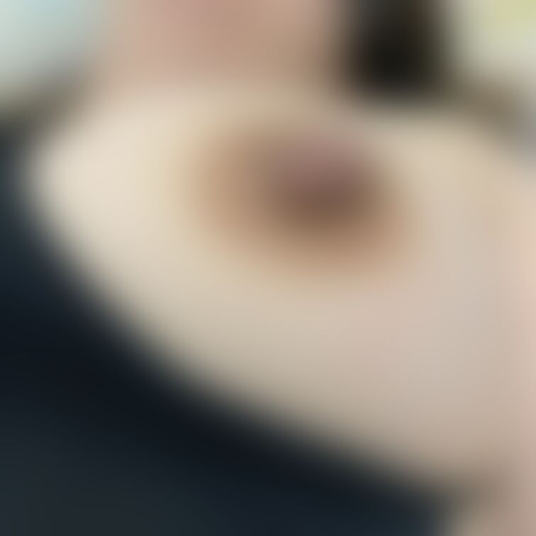 妻のおっぱいです😊
デカ乳首がエロいです😍