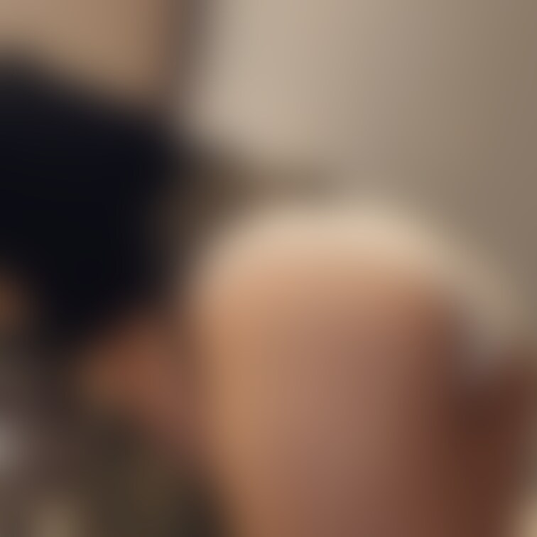 尺八○○○９の写実。

パンツ姿。
いやらしく舐める乳首。
口内発射後の口の中。