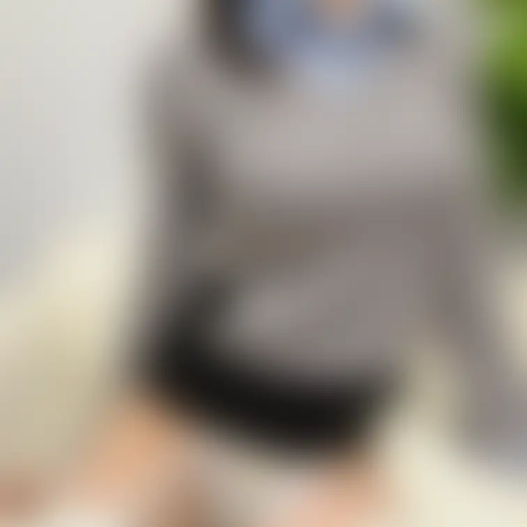 今日の下着と服装は似合ってますか…？
服のセンスがあまりないのでアドバイスしてくれると助かります✨