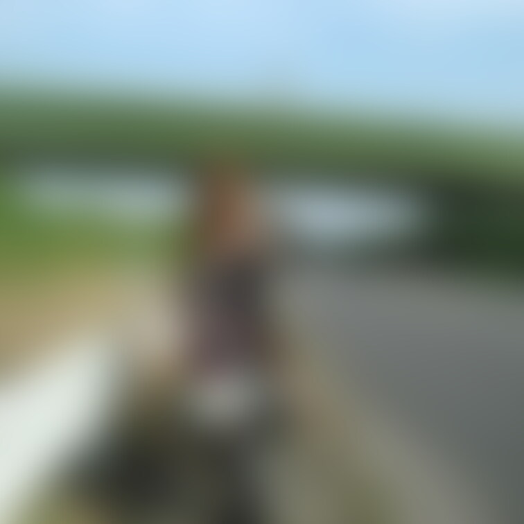 運動不足の為、バイクで公園まで行ってきました☆
と言うのは嘘で…
撮影の時だけ、知らない人からバイクを触