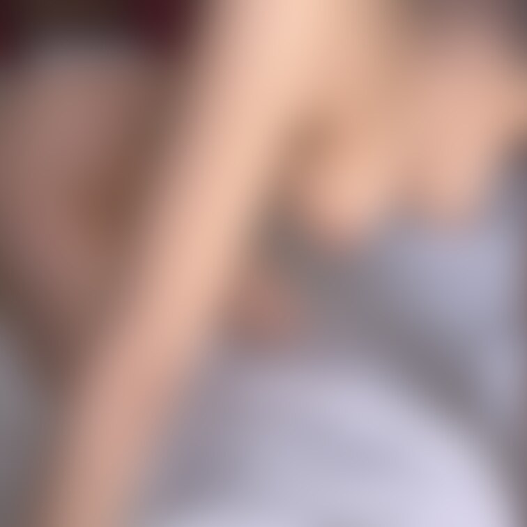 おっぱい重たいから休憩してる