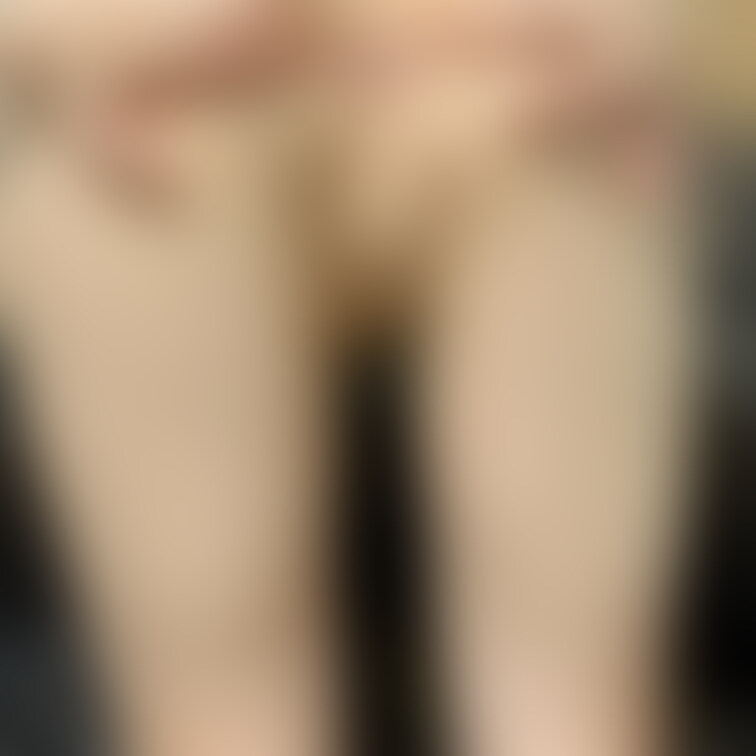 Xの続きです🧡アナル丸見えでオナニーしながらちん媚びしてます😖🧡お尻の穴に中出しして下さい😖🧡 

💋私と直接連絡先