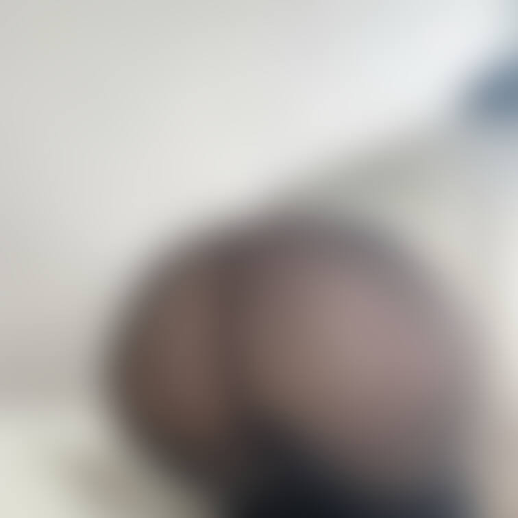 ノーパンタイツであそこチラ見え♡
○○○で大丈夫そう？