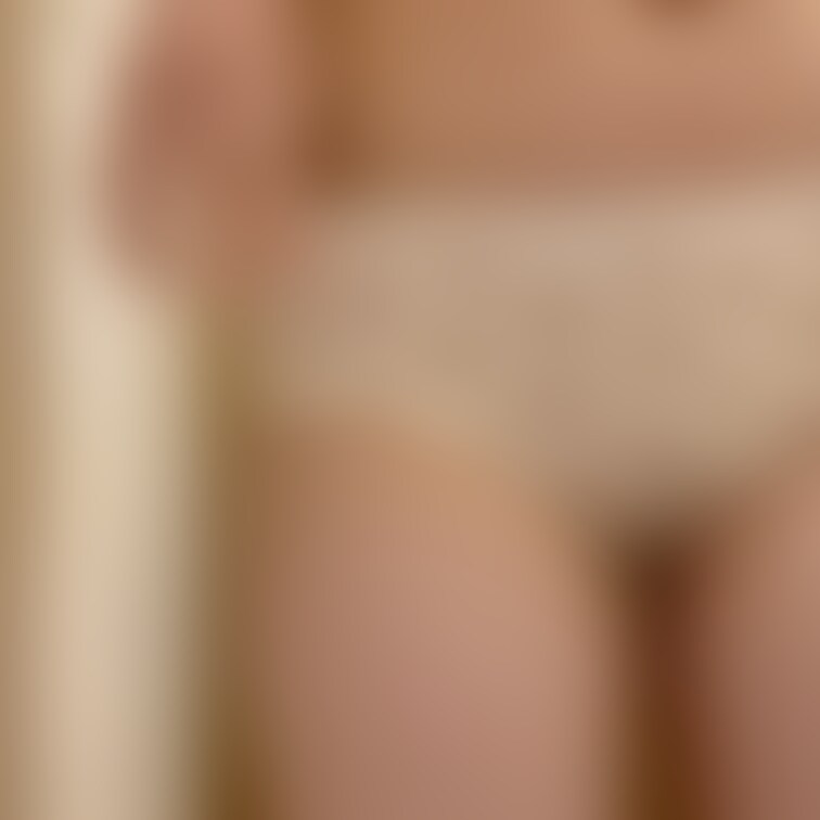 汚パンツ２日目。おしっこ擦り付け。女の子のアンモニア臭は興奮します。