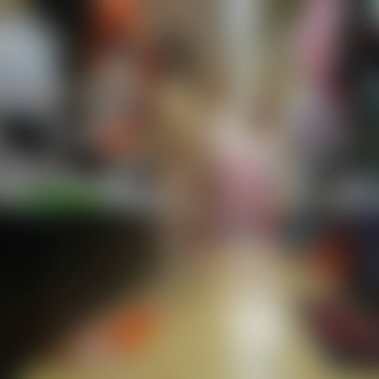 ついに下着も脱がせちゃいました。
脱いだ下着は、このお店に使用済み下着として買い取ってもらいました✌️
